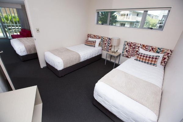Navigate Seaside Hotel (Westshore)
